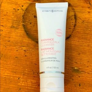 Clarisonic Radiance Foaming Milk Cleanser new